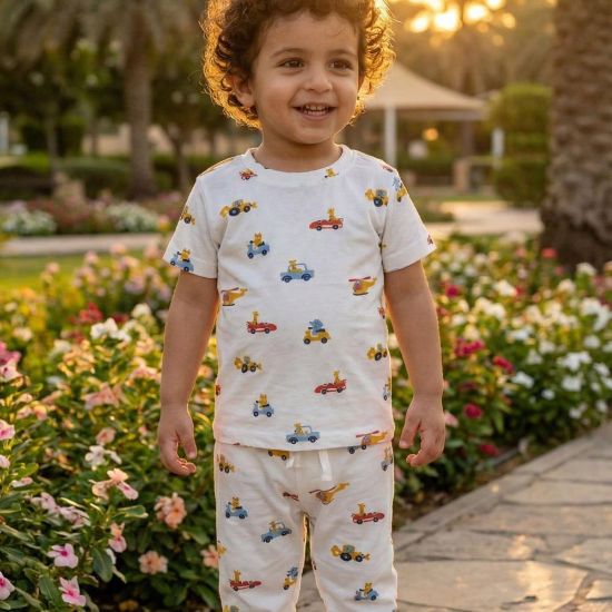 صورة تيشيرت ck ابيض منقط ولادي